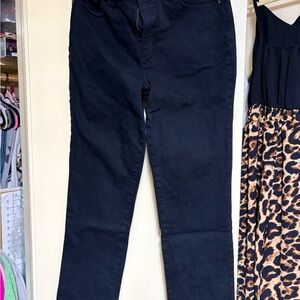 Gloria Vanderbilt Women's Black Straight Leg jeans